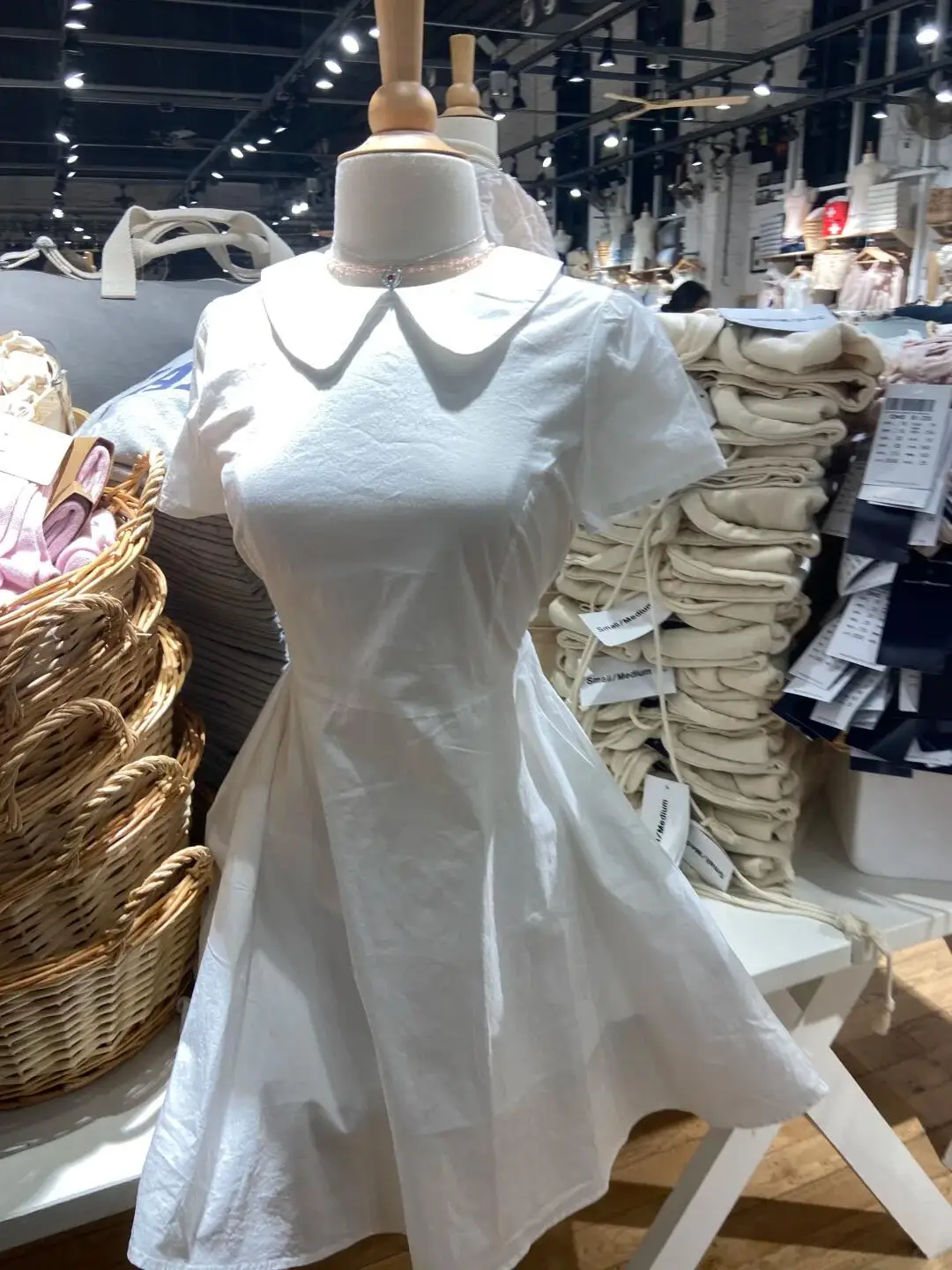 Sweet White Summer Women Dress Cotton Blend Lapel Puff Sleeve Academic Style Short Dress Chic Waist Tied A-line Tutu Dress New
Sweet White Summer Women Dress Cotton Blend Lapel Puff Sleeve Academic Style Short Dress Chic Waist Tied A-line Tutu Dress New