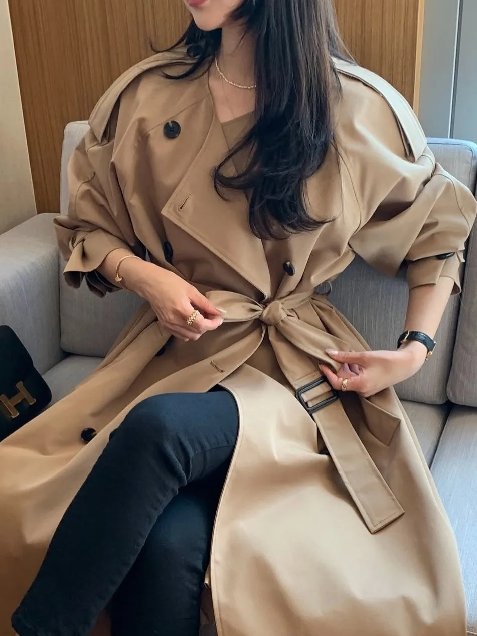 Korean Sle Long Over-Knee Button-Up Waist Belted Women's Coat 2025 Autumn High-End Feelings Faionable Windbreaker
Korean Sle Long Over-Knee Button-Up Waist Belted Women's Coat 2025 Autumn High-End Feelings Faionable Windbreaker