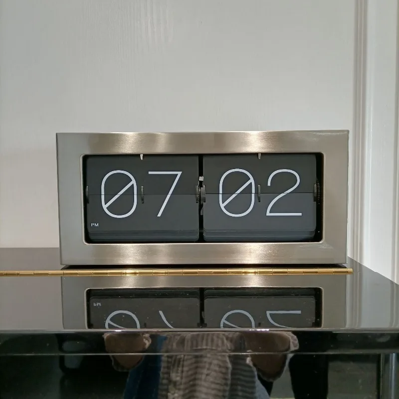 Automatic Page Turning Flip Clock Retro Nordic Table Wall Creative Fashion Electronic Living Room Decor Gift
Automatic Page Turning Flip Clock Retro Nordic Table Wall Creative Fashion Electronic Living Room Decor Gift