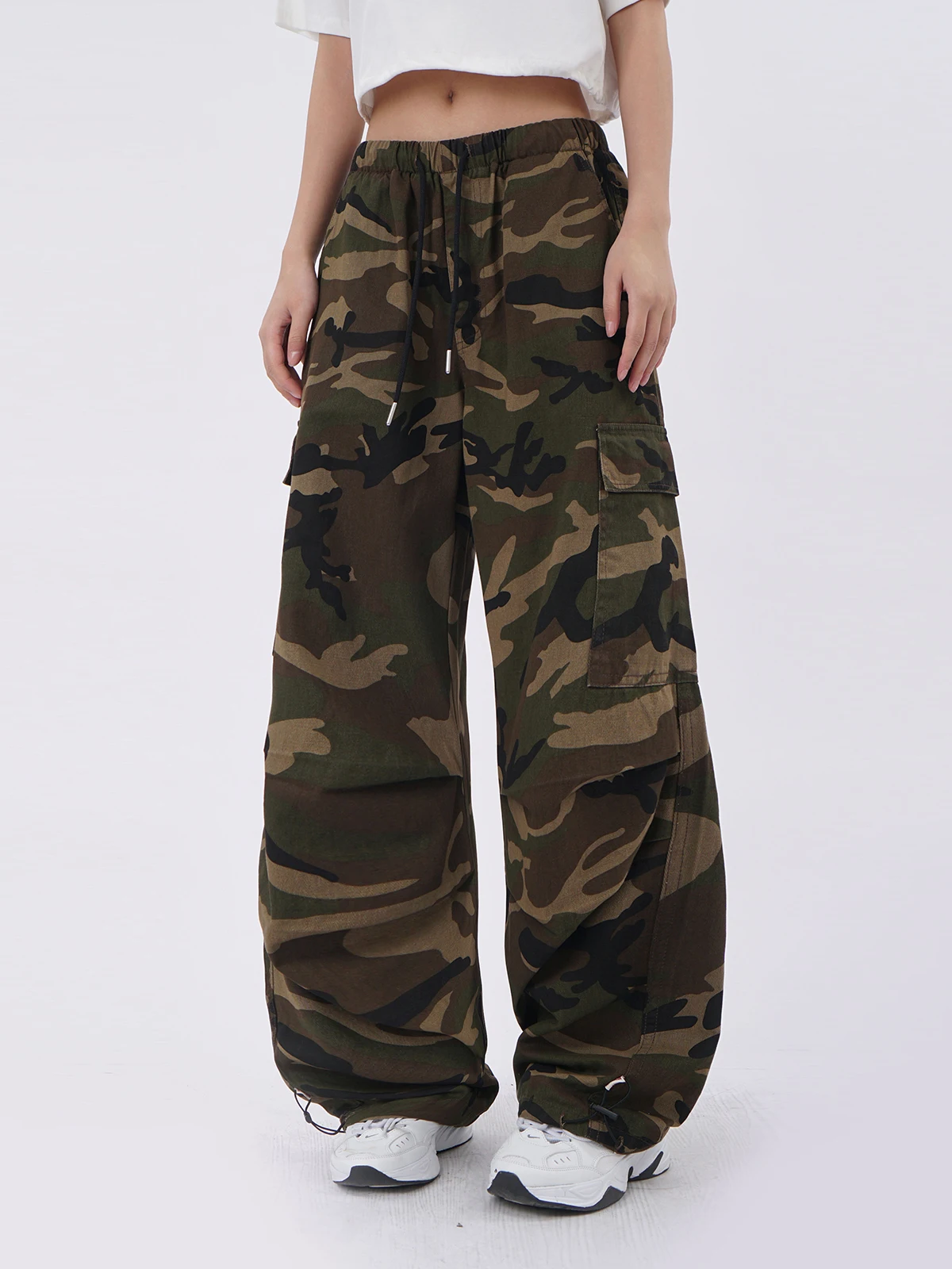 American Retro Low Waist Loose Camouflage Pants Women's Elastic Waist Straight Leg Cuffed Casual Big ket Wide Leg Workwear...
American Retro Low Waist Loose Camouflage Pants Women's Elastic Waist Straight Leg Cuffed Casual Big ket Wide Leg Workwear...