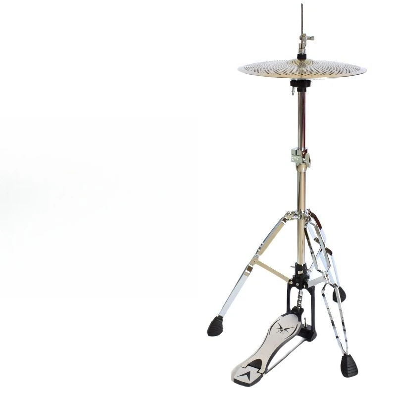 The drum set is stepped on the cymbal frame, the treble cymbal is strong 
The drum set is stepped on the cymbal frame, the treble cymbal is strong
