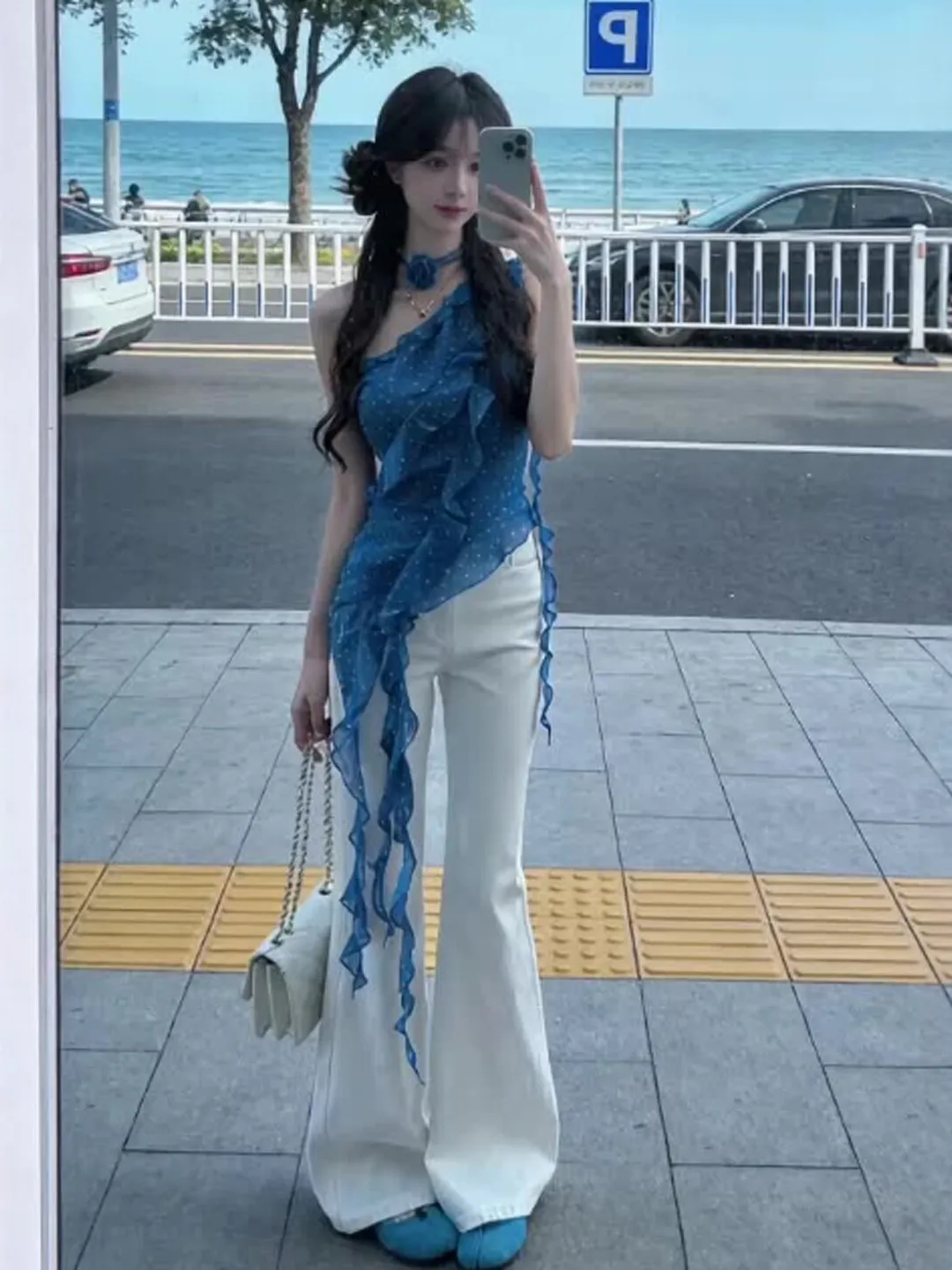 Unique Stylish Shoulder Baring Top And Jeans Two Piece Set Small Size Elegant Summer Fashionable Women's Clothing Set
Unique Stylish Shoulder Baring Top And Jeans Two Piece Set Small Size Elegant Summer Fashionable Women's Clothing Set