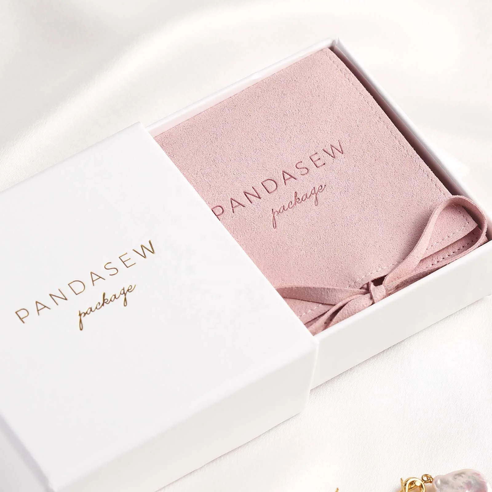 Packaging Drawer Cardboard Box with Microfiber Jewelry Pouch, Personalized Logo, Custom, Wedding, Birthday Party, 20Pcs
Packaging Drawer Cardboard Box with Microfiber Jewelry Pouch, Personalized Logo, Custom, Wedding, Birthday Party, 20Pcs