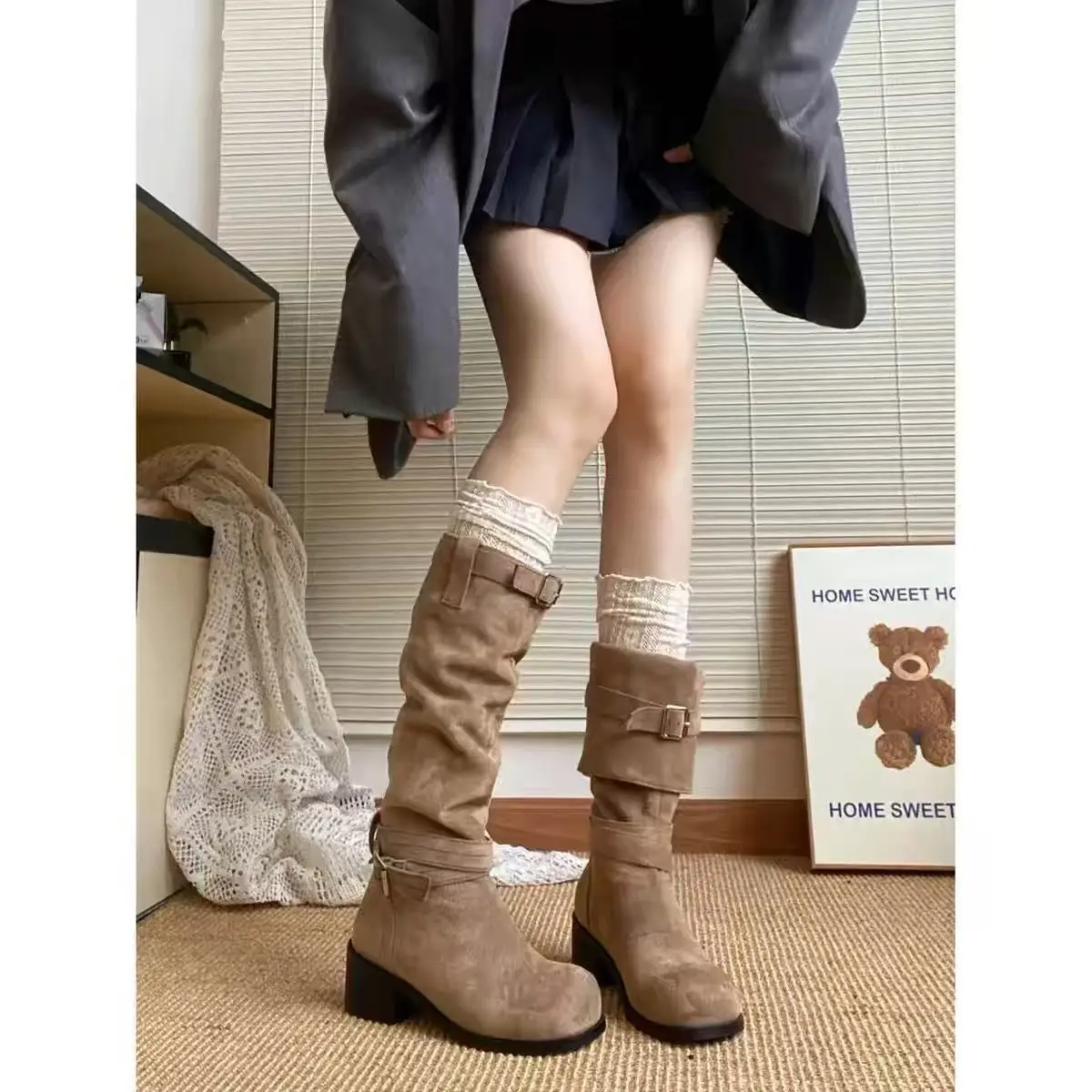 Women's Western Cowboy Folded Boot Retro Style Thick Heel Knight Boot PU Leather Mid-Calf Boot Summer Office Suitable Boot
Women's Western Cowboy Folded Boot Retro Style Thick Heel Knight Boot PU Leather Mid-Calf Boot Summer Office Suitable Boot