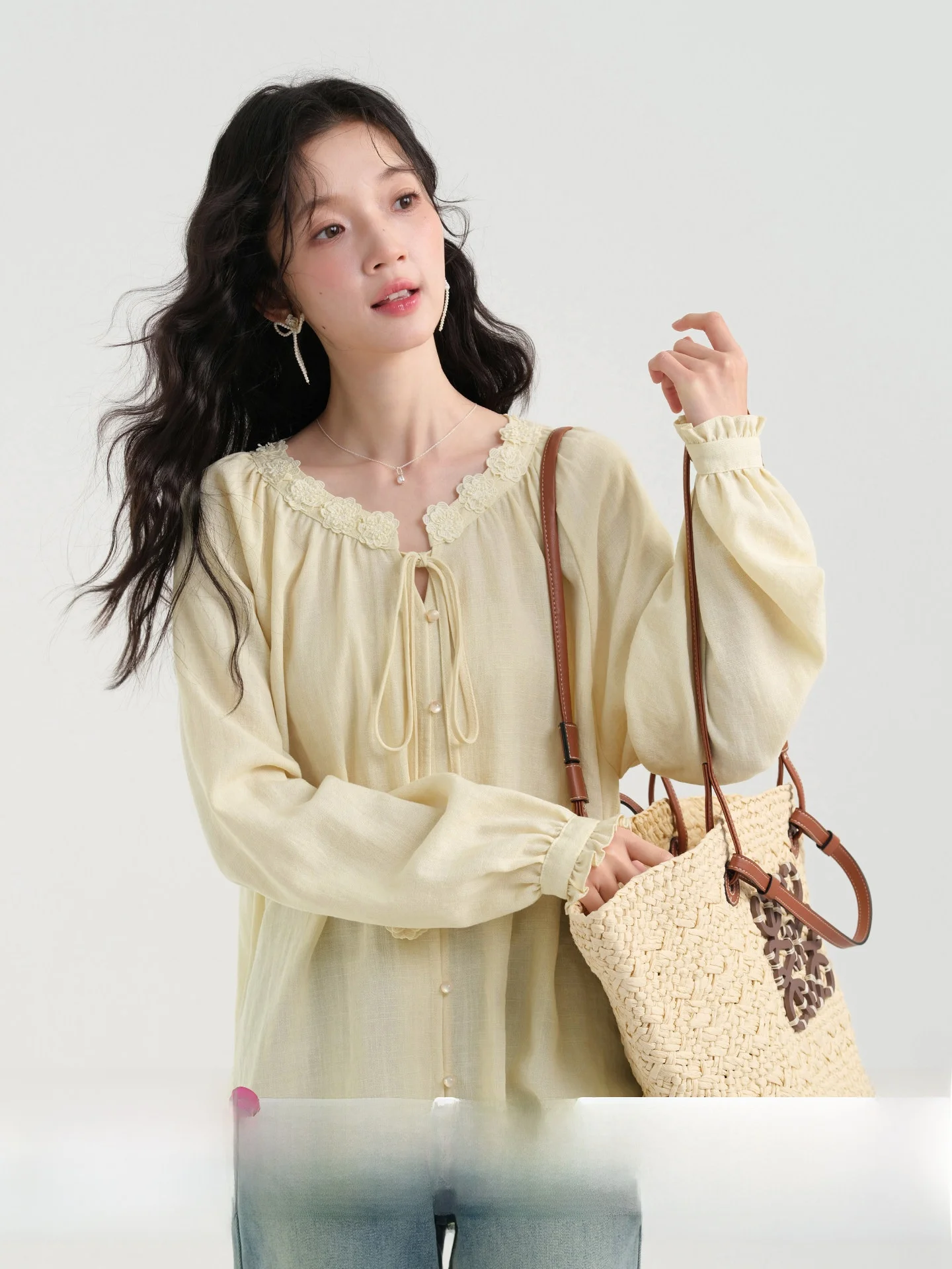 Retro Floral Tie Sleeve Bubble Shirt Women's New 2026 Spring Design Sensation Small Audience Long Sleeve Top Cotton Nylon
Retro Floral Tie Sleeve Bubble Shirt Women's New 2026 Spring Design Sensation Small Audience Long Sleeve Top Cotton Nylon