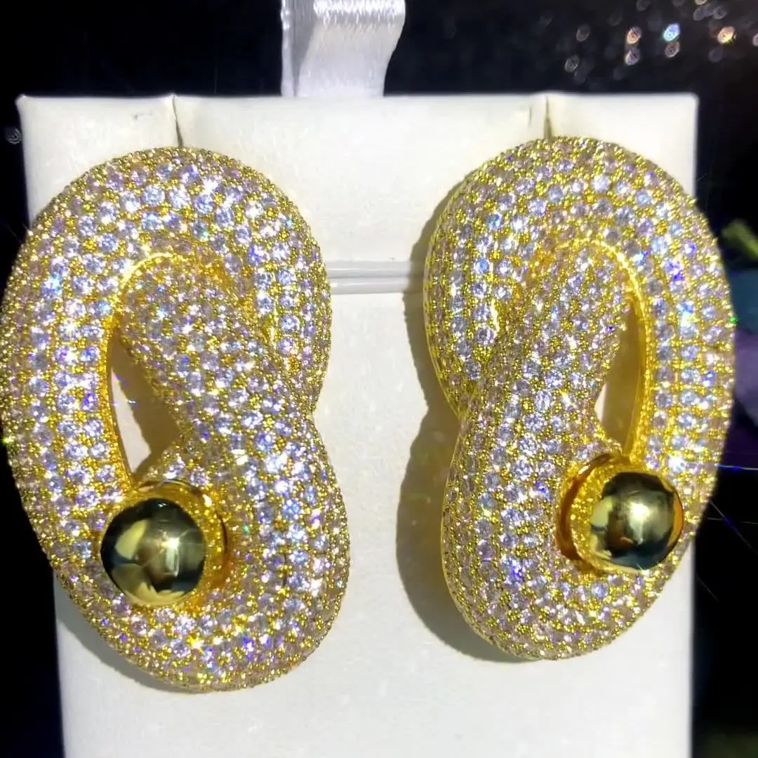 Missvikki Luxury Rotation Twist Big Shiny Earrings Full Cubic Zirconia for Women Wedding Trendy Earrings Bijoux High Quality
Missvikki Luxury Rotation Twist Big Shiny Earrings Full Cubic Zirconia for Women Wedding Trendy Earrings Bijoux High Quality