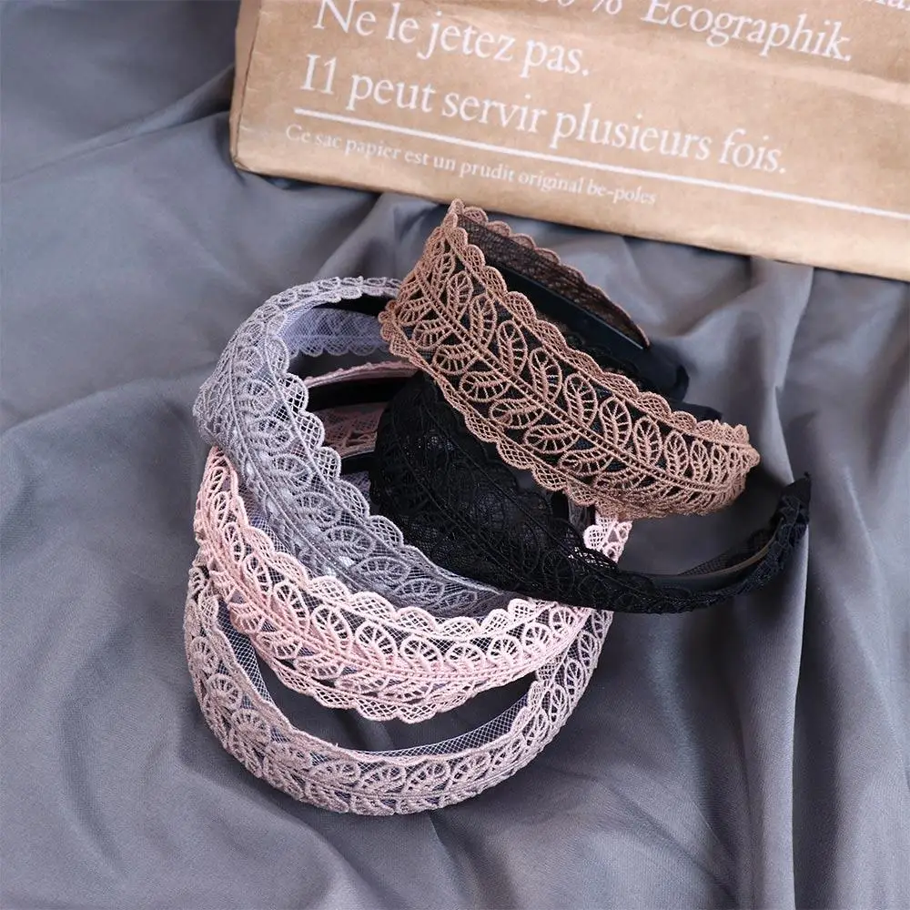 Resin Temperament With Toothed Face Wash Lace Leaves Headband Wide Side Hairband Women Hair Accessories Korean Style Hair Wear
Resin Temperament With Toothed Face Wash Lace Leaves Headband Wide Side Hairband Women Hair Accessories Korean Style Hair Wear