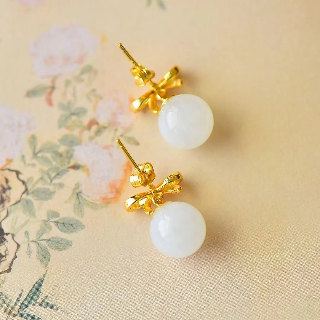 Certificate 925 Silver Natural Hetian White Jade Bowknot Ear Stud Popular Elegant Women's Daily Earring Art Deco Fine Jewelry
Certificate 925 Silver Natural Hetian White Jade Bowknot Ear Stud Popular Elegant Women's Daily Earring Art Deco Fine Jewelry