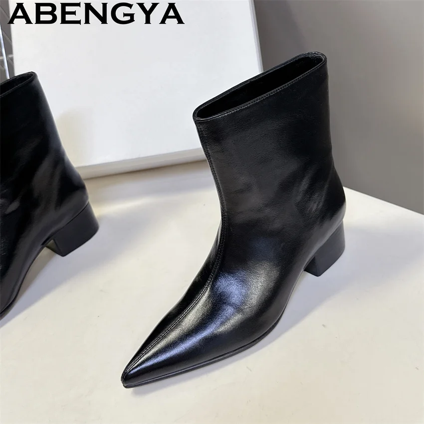 Коричневые, черные ботильоны из натуральной кожи с острым носком, женские классические короткие ботинки на низком каблуке, зимние модные ботильоны «Челси»
Коричневые, черные ботильоны из натуральной кожи с острым носком, женские классические короткие ботинки на низком каблуке, зимние модные ботильоны «Челси»