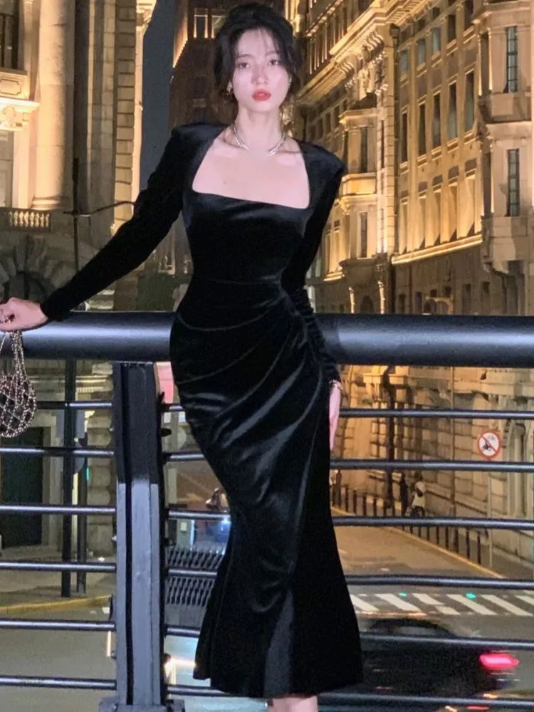 Women Vintage Black Velvet Midi Dress Long Sleeve Square Collar Elegant Mermaid Dresses Evening Gown Slim Fashion Spring Autumn
Women Vintage Black Velvet Midi Dress Long Sleeve Square Collar Elegant Mermaid Dresses Evening Gown Slim Fashion Spring Autumn