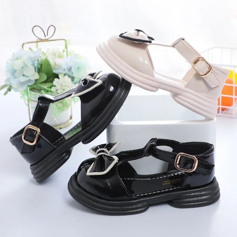 Girls Leather Shoes T-strap Sweet Bows 2025 New Kids Half Sandals for Summer Girls Princess Shoes Round Toes Soft Sole Ins Trend
Girls Leather Shoes T-strap Sweet Bows 2025 New Kids Half Sandals for Summer Girls Princess Shoes Round Toes Soft Sole Ins Trend