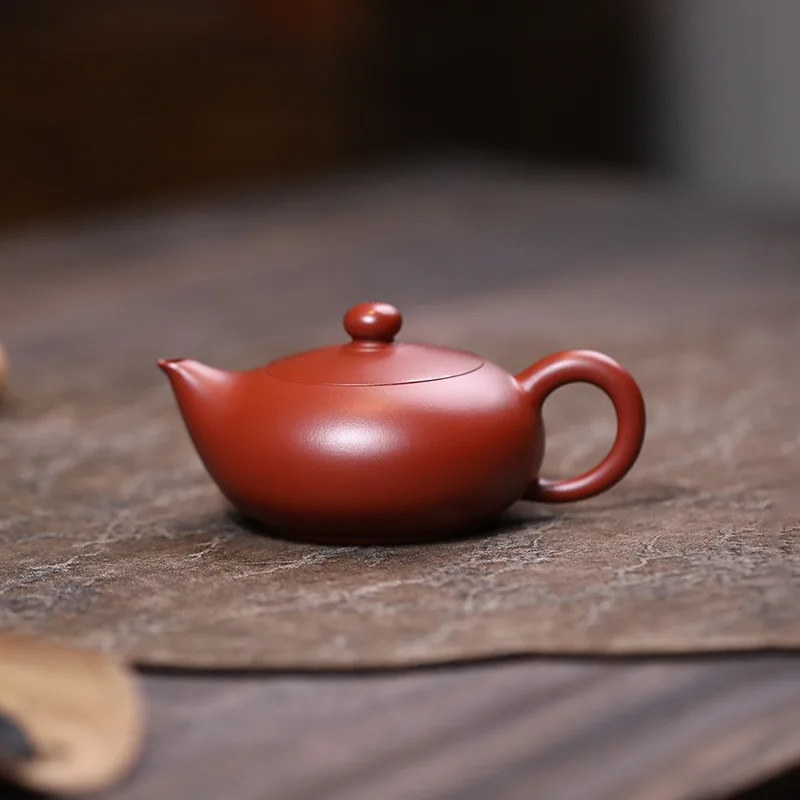 Yixing manufacturers wholesale purple clay pot, raw ore Zhu Ni Chaoshan Kung Fu tea set, teapot gift box, phoenix chickpot 120c
Yixing manufacturers wholesale purple clay pot, raw ore Zhu Ni Chaoshan Kung Fu tea set, teapot gift box, phoenix chickpot 120c