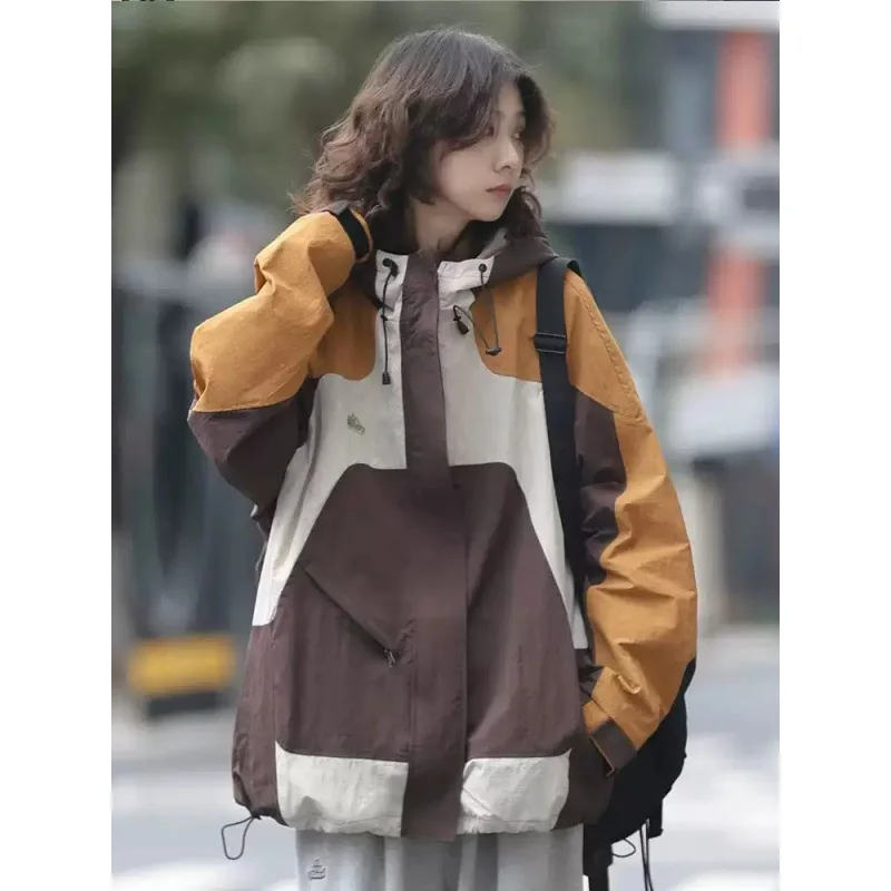 Punching Jacket Couple Spring Autumn New Patchwork Color Mountaineering Suit Casual Sweatshirt Hooded Zipper Lacing Coats
Punching Jacket Couple Spring Autumn New Patchwork Color Mountaineering Suit Casual Sweatshirt Hooded Zipper Lacing Coats
