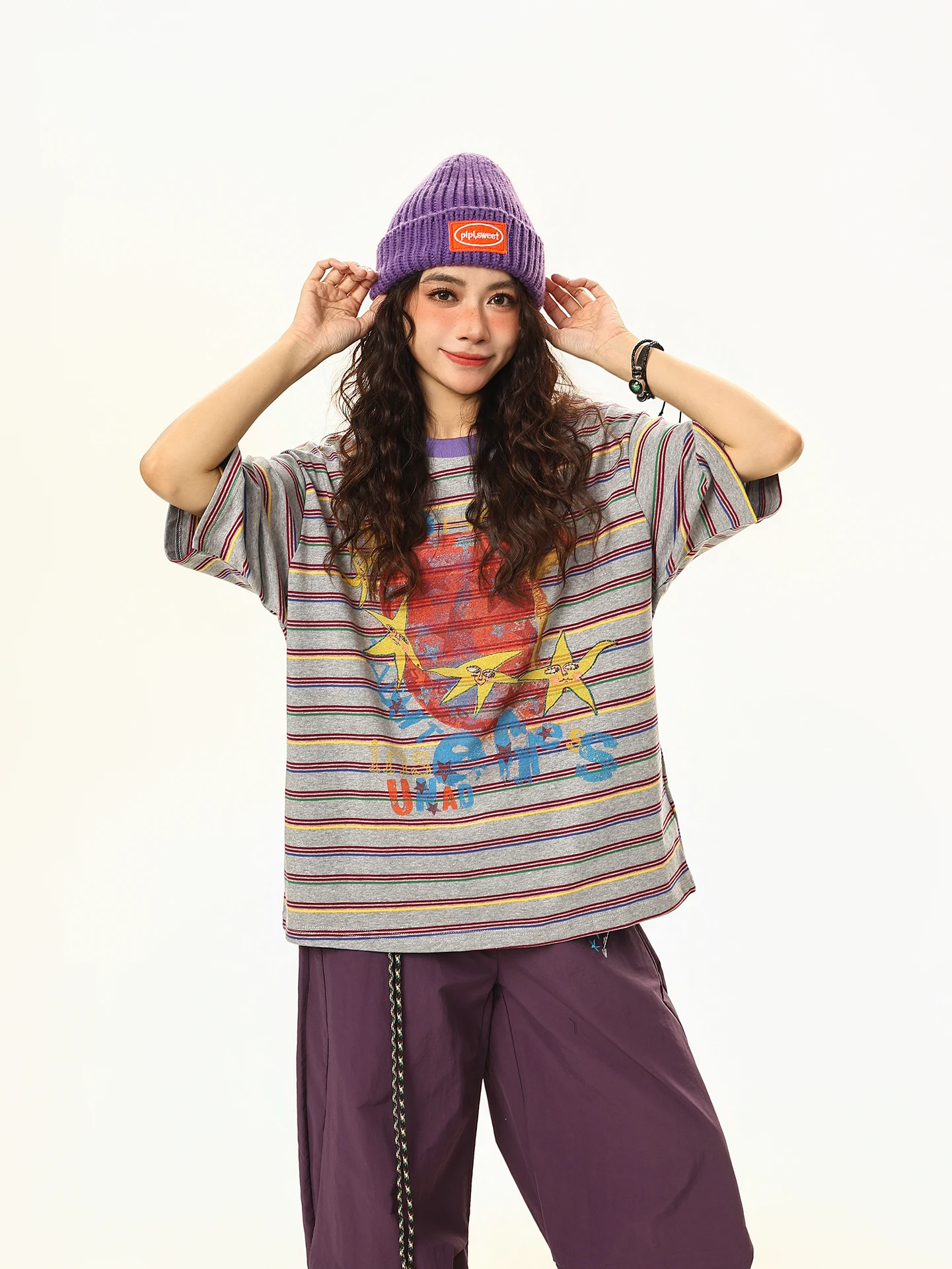 Женская футболка Boeax в американском ретро-стиле с принтом и цветными полосками, круглым вырезом, коротким рукавом, летняя, трендовая, свободного кроя, прохладная, стильная.
Женская футболка Boeax в американском ретро-стиле с принтом и цветными полосками, круглым вырезом, коротким рукавом, летняя, трендовая, свободного кроя, прохладная, стильная.