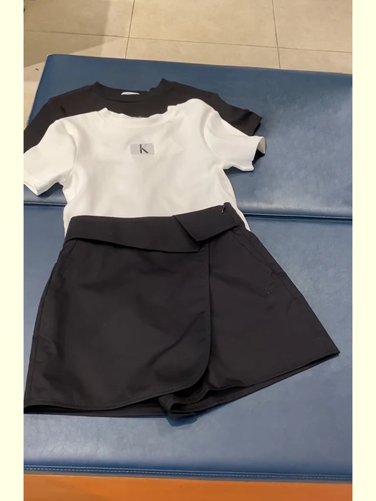 Summer Fashion Women's Short Sleeve T-Shirt And A-Line Shorts Two-Piece Set Casual Commute Style Comfortable Fit Summer Outfit
Summer Fashion Women's Short Sleeve T-Shirt And A-Line Shorts Two-Piece Set Casual Commute Style Comfortable Fit Summer Outfit