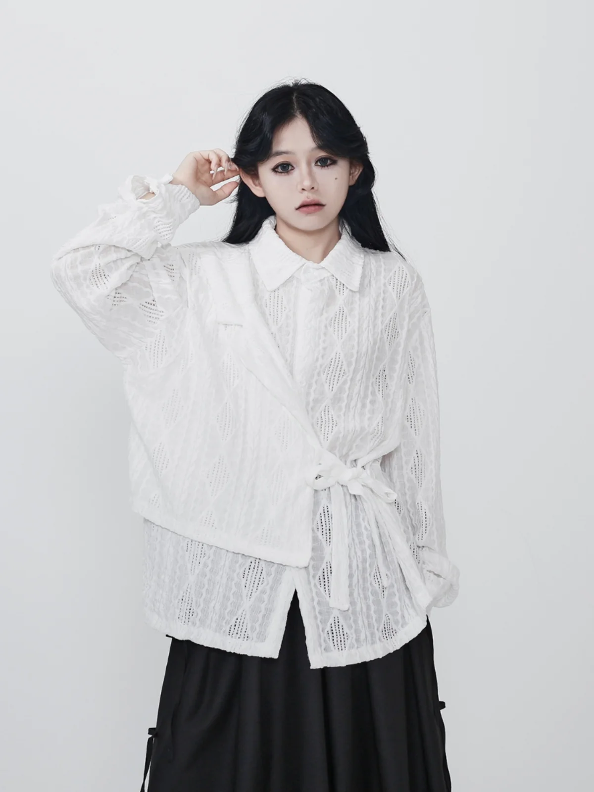Slimming Effect Hollow out Design Loose Fit Shirt New Autumn 2025 Dark Style Retro Embroidery Unique Lazy Fashion Women's Shirt
Slimming Effect Hollow out Design Loose Fit Shirt New Autumn 2025 Dark Style Retro Embroidery Unique Lazy Fashion Women's Shirt