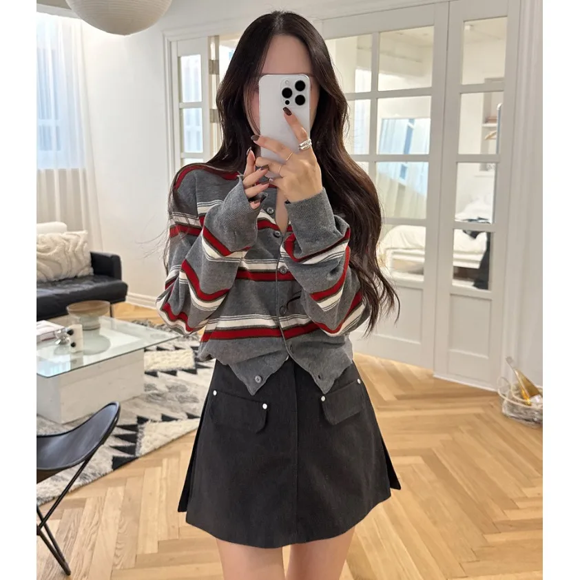 Корейский утепленный вязаный кардиган с длинными рукавами и круглым вырезом, женский, винтажный, в полоску, стройнящий, с открытым передом
Корейский утепленный вязаный кардиган с длинными рукавами и круглым вырезом, женский, винтажный, в полоску, стройнящий, с открытым передом