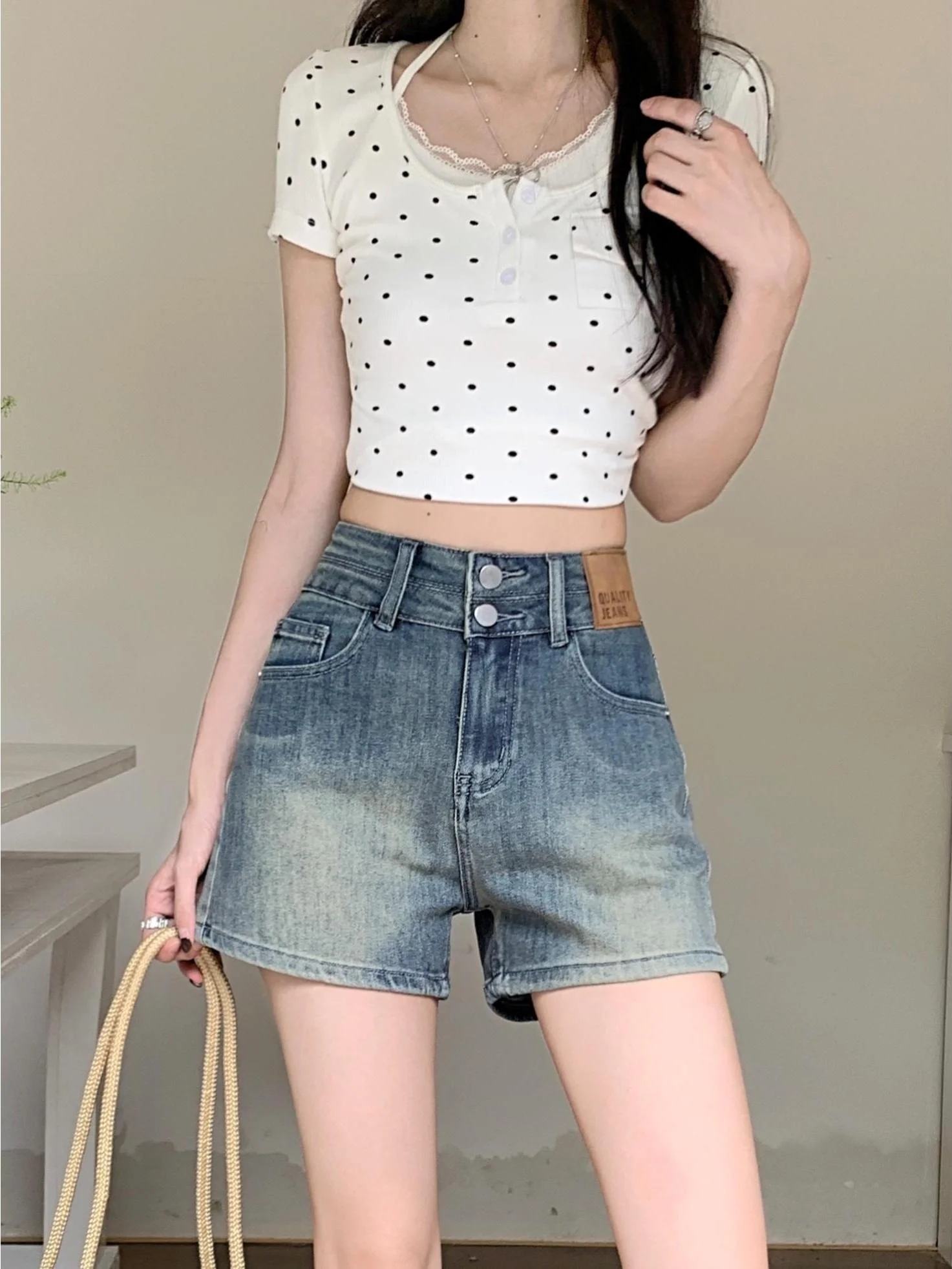 High Waist Loose Fit Women's Jeans Color Block Elastic Straight Leg Summer Shorts Trendy Commuter Style Medium Stretch
High Waist Loose Fit Women's Jeans Color Block Elastic Straight Leg Summer Shorts Trendy Commuter Style Medium Stretch