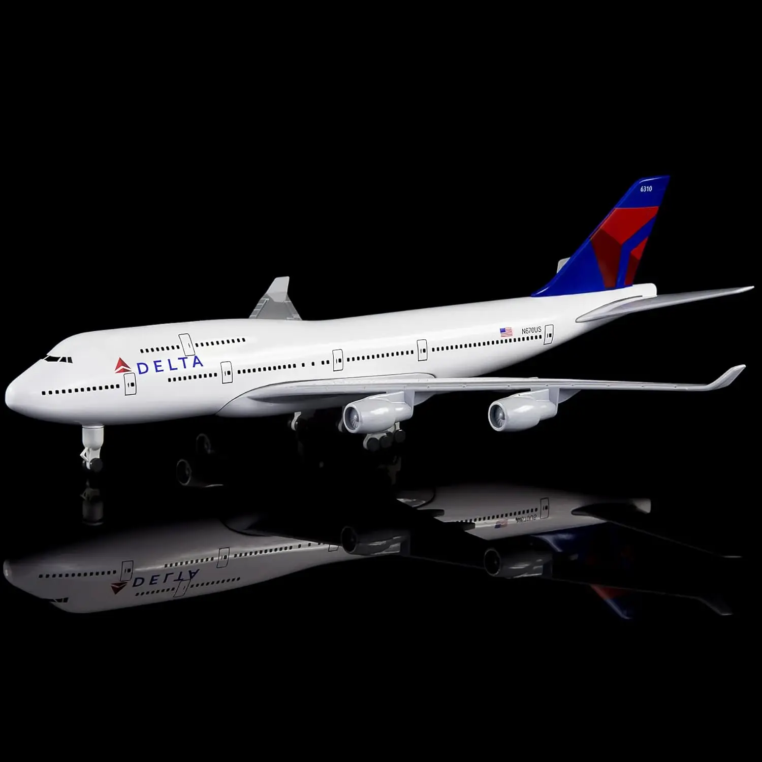 20cm Delta B747 Airplane Model Toy Kits 1/300 Scale Diecast Metal Airplane Model with Stand wheel for Collections and Displays
20cm Delta B747 Airplane Model Toy Kits 1/300 Scale Diecast Metal Airplane Model with Stand wheel for Collections and Displays