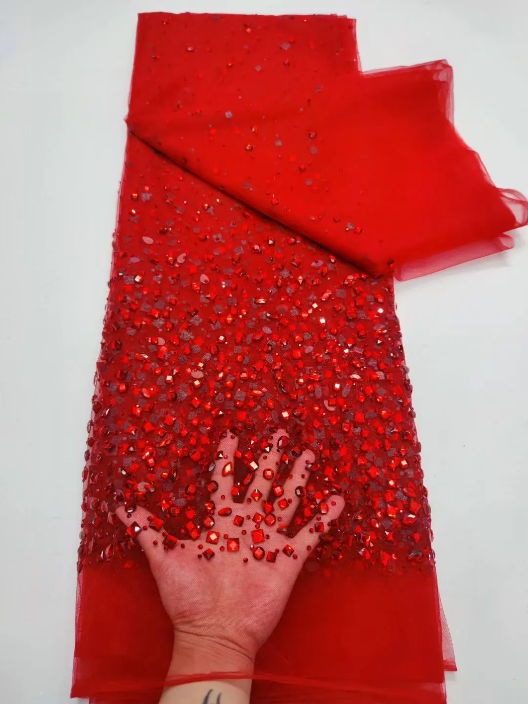 (5yards/pc) High grade beaded African party net lace fabric with big rhinestones red French tulle lace for dress FXZ259
(5yards/pc) High grade beaded African party net lace fabric with big rhinestones red French tulle lace for dress FXZ259