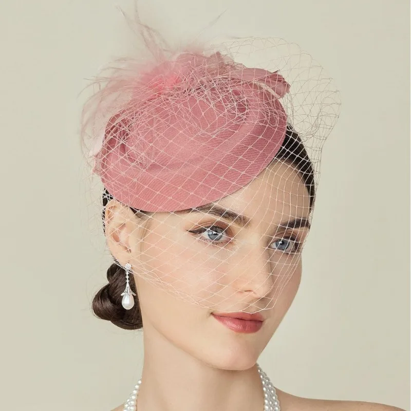 Beret Vintage European American Bridal Crown – Feather Tulle Flower Headdress for Celebrity Party Theme Banquet Dinner
Beret Vintage European American Bridal Crown – Feather Tulle Flower Headdress for Celebrity Party Theme Banquet Dinner