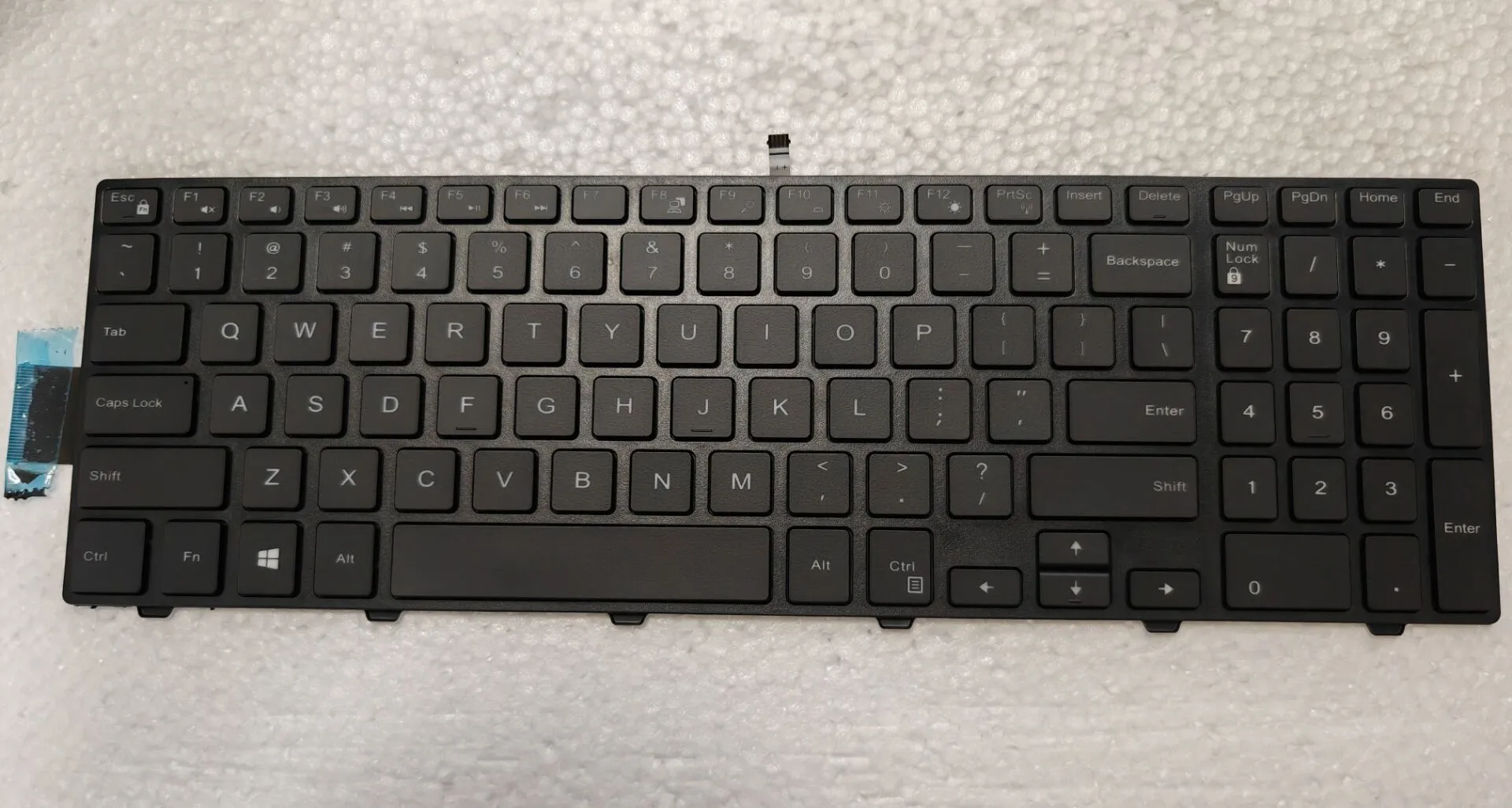 Клавиатура US для Dell Inspiron 15 3000 5000 3541 3542 3543 5542 3550 5545 5547 3551 3552 3559 3565 3567 3551 3558 5566 с подсветкой
Клавиатура US для Dell Inspiron 15 3000 5000 3541 3542 3543 5542 3550 5545 5547 3551 3552 3559 3565 3567 3551 3558 5566 с подсветкой