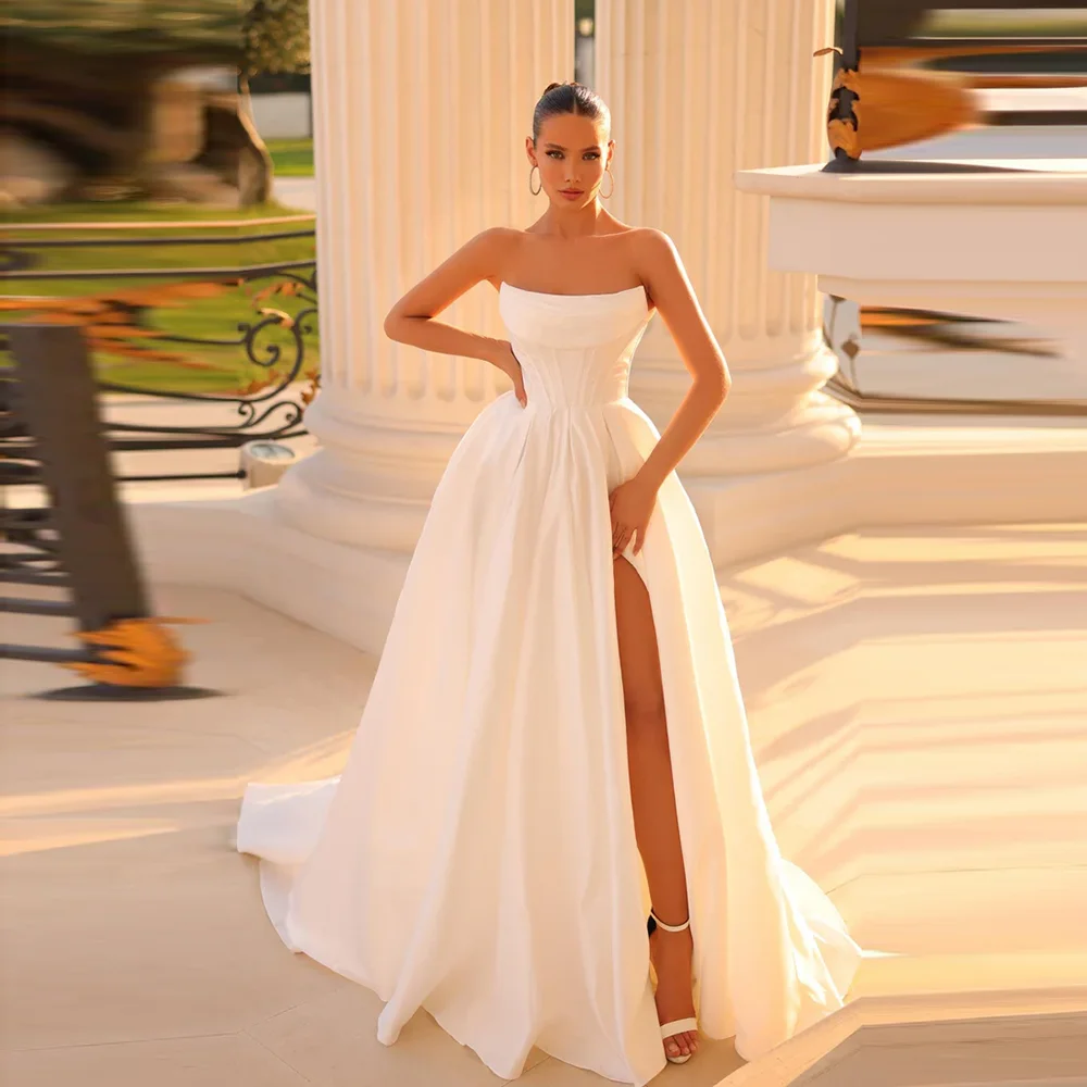 Customized Strapless Satin Pleated A-line Evening Prom Party Dress Backless Modest Prom Gown with Side Slit Court
Customized Strapless Satin Pleated A-line Evening Prom Party Dress Backless Modest Prom Gown with Side Slit Court