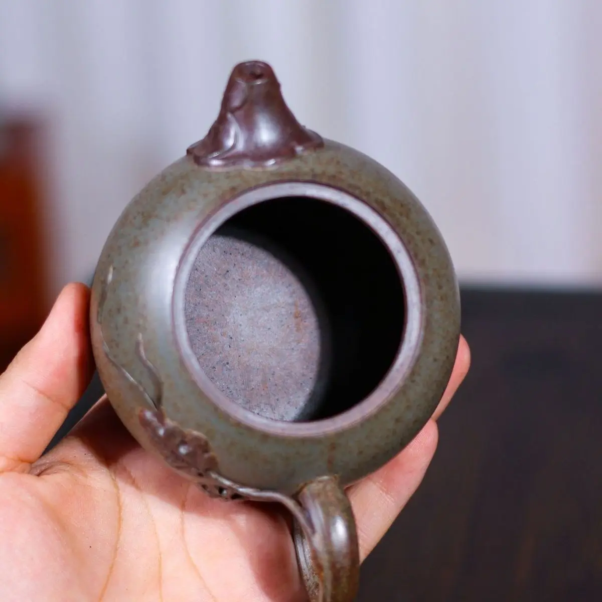 Yixing Zisha Teapot High Temperature Firewood Burning Gourd Imitation 250Ml Ball Hole Handmade Kung Fu Pot High-End Tea Set
Yixing Zisha Teapot High Temperature Firewood Burning Gourd Imitation 250Ml Ball Hole Handmade Kung Fu Pot High-End Tea Set