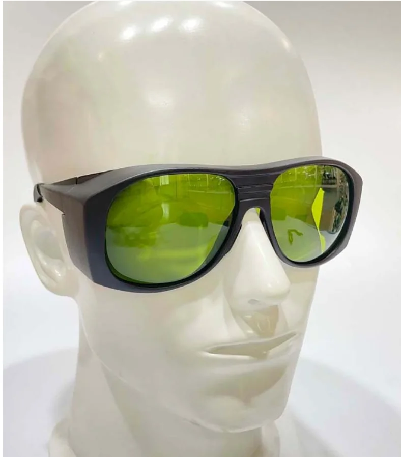 OD6+ 180-480nm & 740-1100nm Laser Safety Glasses 450nm 808nm 980nm 1064nm Laser Protective Goggles
OD6+ 180-480nm & 740-1100nm Laser Safety Glasses 450nm 808nm 980nm 1064nm Laser Protective Goggles