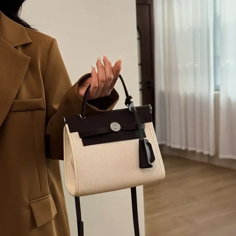 2025! Light Luxury Handbag - Fashionable Contrasting Color Design, Can Be Carried on One Shoulder, Crossbody and Hand, Popular -
2025! Light Luxury Handbag - Fashionable Contrasting Color Design, Can Be Carried on One Shoulder, Crossbody and Hand, Popular -