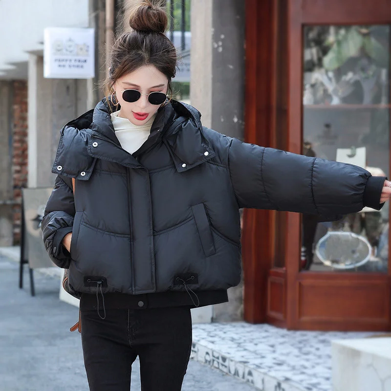 2025 Winter Jacket New WOMEN Short Down Cotton Coat Parkas Thick Hooded Cowboy Splicing Korean Version Warm Bread Coat
2025 Winter Jacket New WOMEN Short Down Cotton Coat Parkas Thick Hooded Cowboy Splicing Korean Version Warm Bread Coat