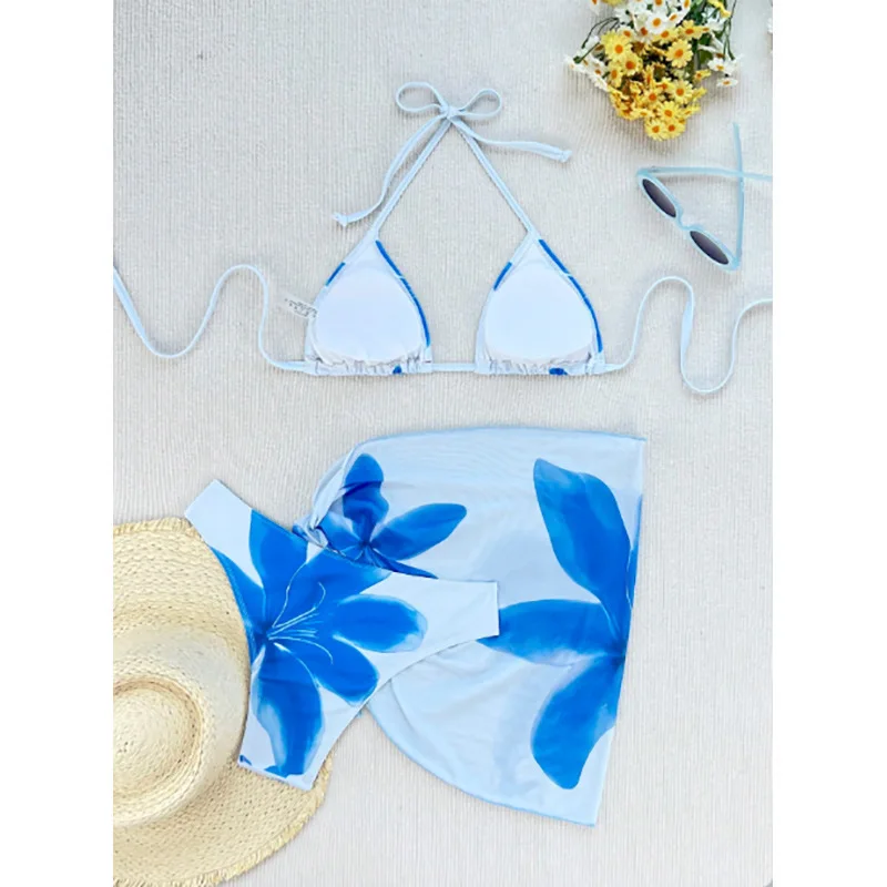 New style sexy printed three-piece swimsuit, charming lily bikini swimwear
New style sexy printed three-piece swimsuit, charming lily bikini swimwear