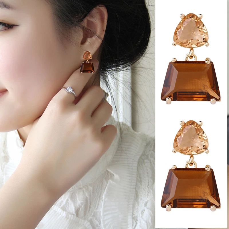 Korean High-end Crystal Square Earrings for Women, Fashionable and Exquisite Zircon Jewelry for Daily Wear, Gifts for Girls
Korean High-end Crystal Square Earrings for Women, Fashionable and Exquisite Zircon Jewelry for Daily Wear, Gifts for Girls