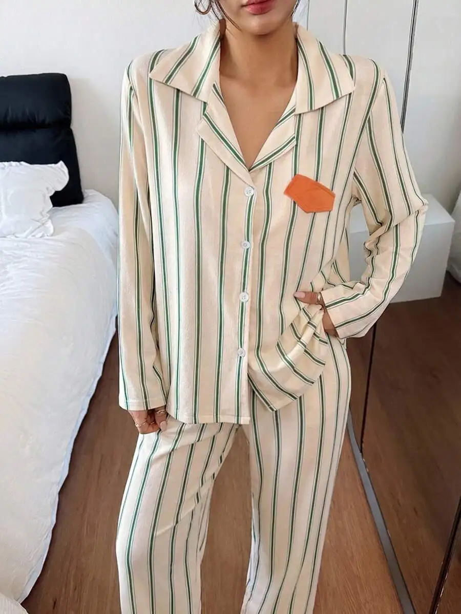 Striped Contrast Pocket Women Long Sleeve Pajama Set
Striped Contrast Pocket Women Long Sleeve Pajama Set