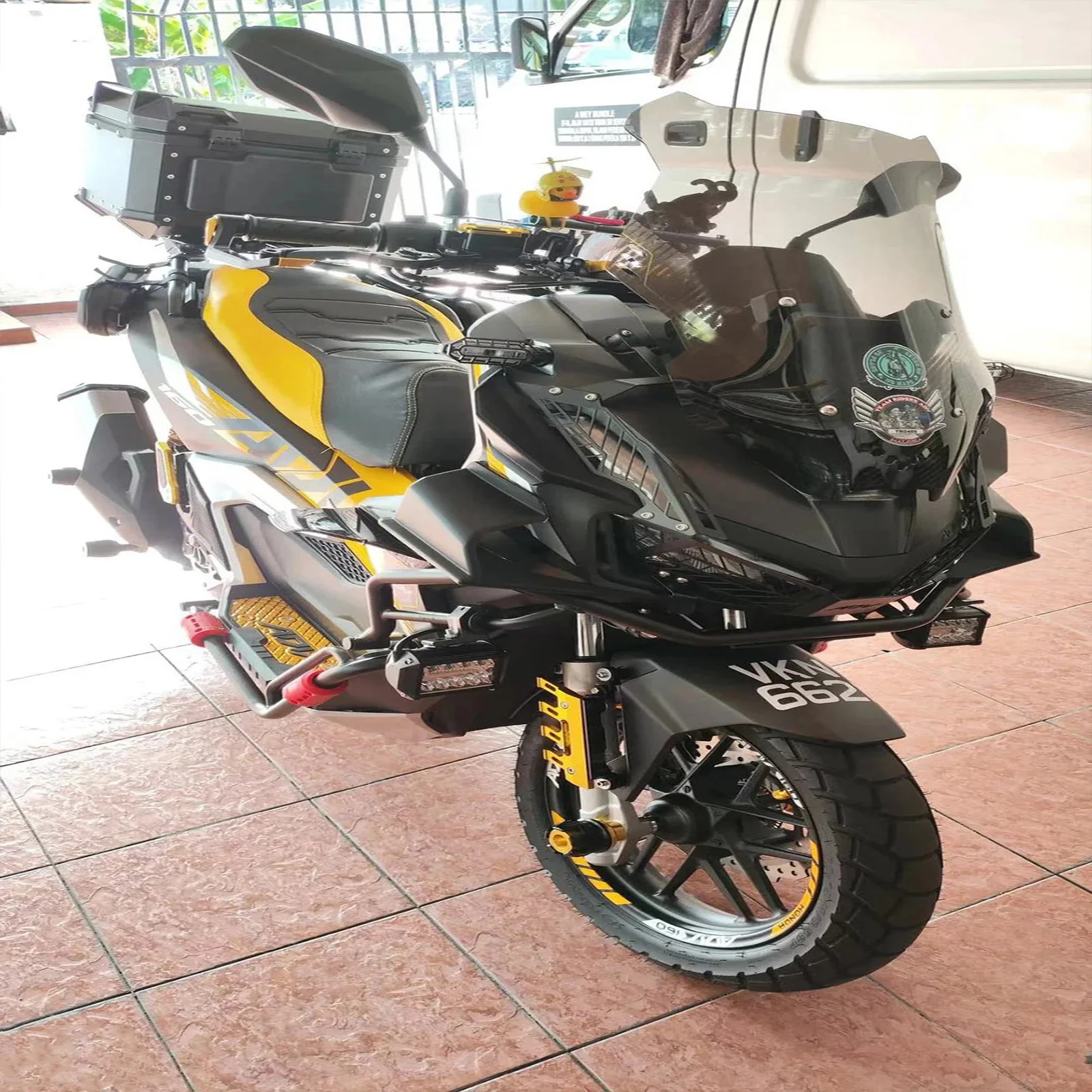 Боковое верхнее крылышко, передний спойлер, обтекатель, аэродинамические фиксированные крылышки, воздушный дефлектор, крыло для Honda ADV160 ADV 160 2022-2025
Боковое верхнее крылышко, передний спойлер, обтекатель, аэродинамические фиксированные крылышки, воздушный дефлектор, крыло для Honda ADV160 ADV 160 2022-2025