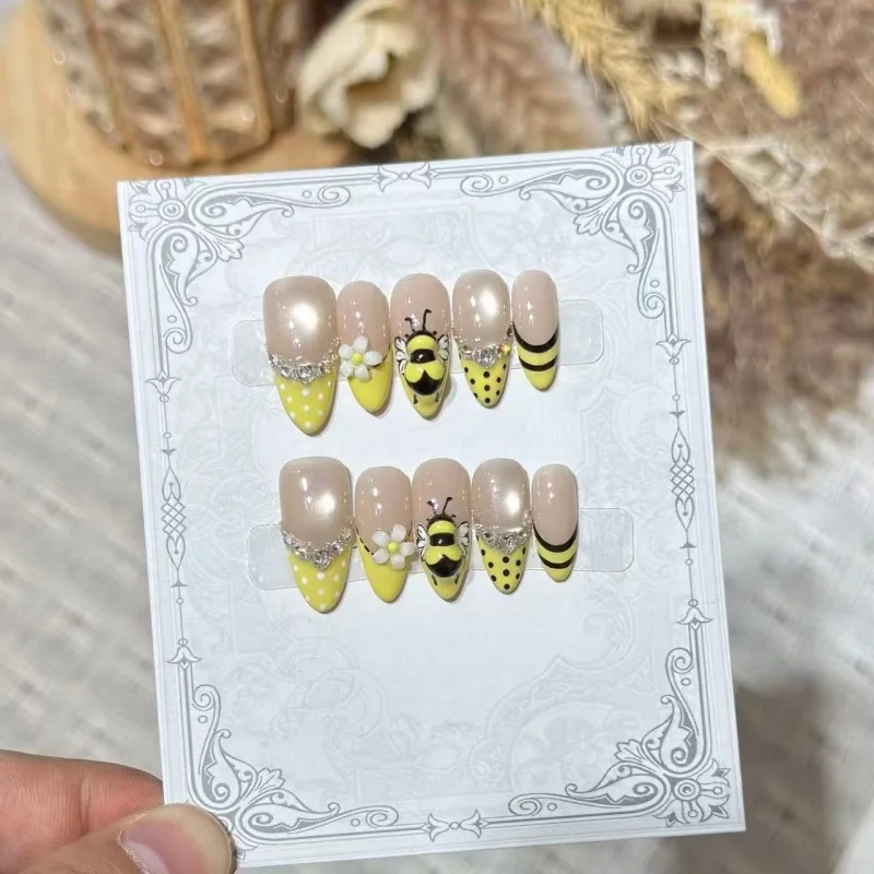 10pcs Handmade Nails Yellow French-style Nails with Bee and Flower Designs and Small Rhinestones Press-on Nails Perfect for Girl
10pcs Handmade Nails Yellow French-style Nails with Bee and Flower Designs and Small Rhinestones Press-on Nails Perfect for Girl