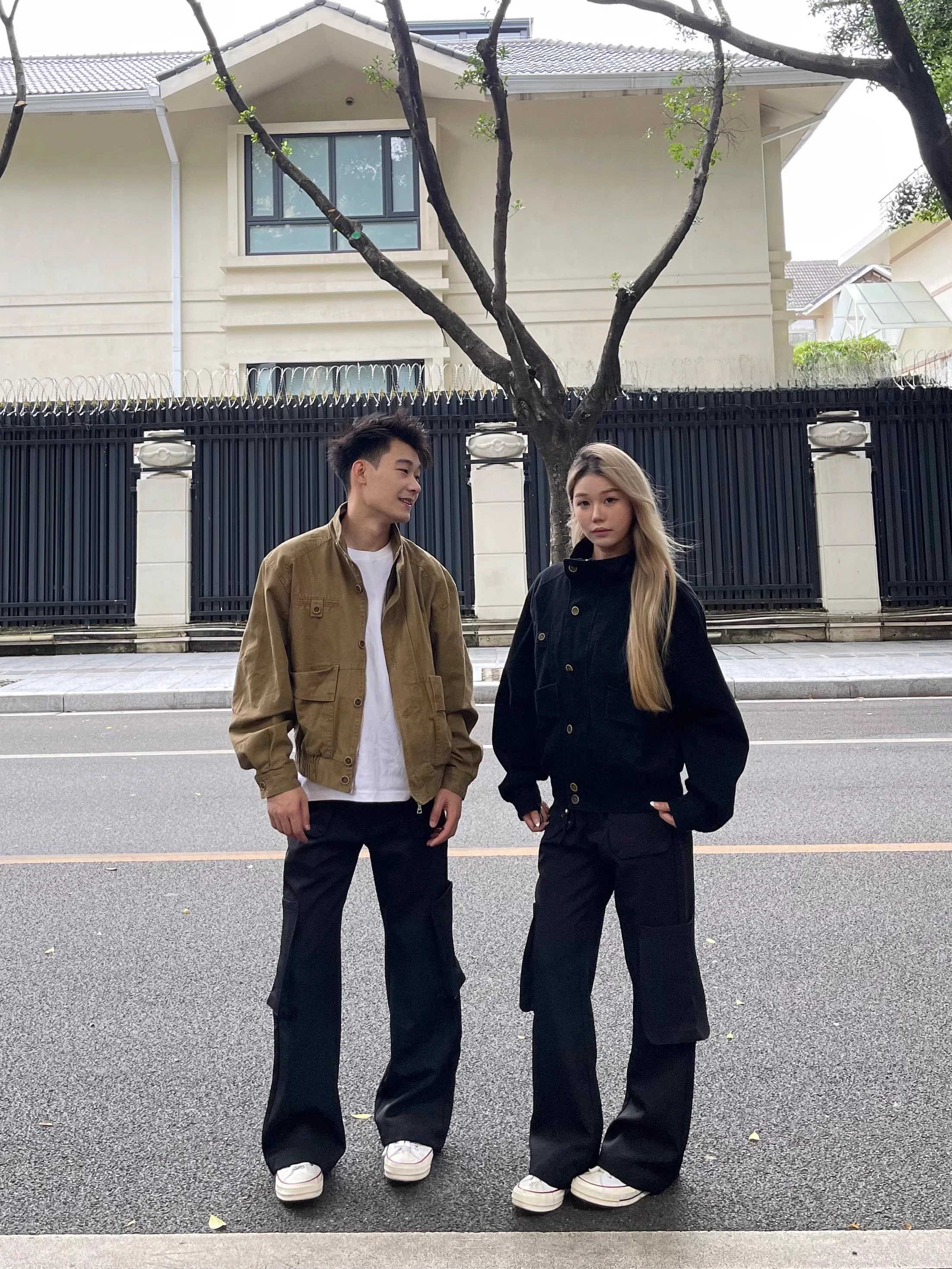 Американская рабочая куртка-харрингтон цвета хаки, повседневная, весенне-осенняя, с воротником-стойкой, для мужчин и женщин
Американская рабочая куртка-харрингтон цвета хаки, повседневная, весенне-осенняя, с воротником-стойкой, для мужчин и женщин