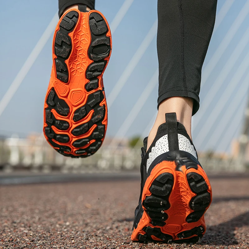 Professional running shoes, ultra-light shock-absorbing trainers, summer women's shoes, men's running shoes.
Professional running shoes, ultra-light shock-absorbing trainers, summer women's shoes, men's running shoes.