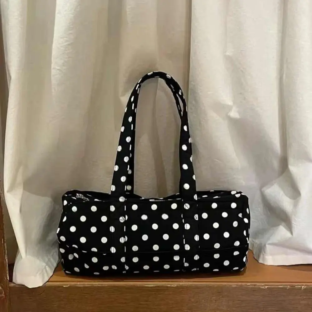 Women Nylon Bag 2025 New Korean Style Black&White Polka Dot Large Capacity Shoulder Bag Casual Versatile Female Travel Handbag
Women Nylon Bag 2025 New Korean Style Black&White Polka Dot Large Capacity Shoulder Bag Casual Versatile Female Travel Handbag