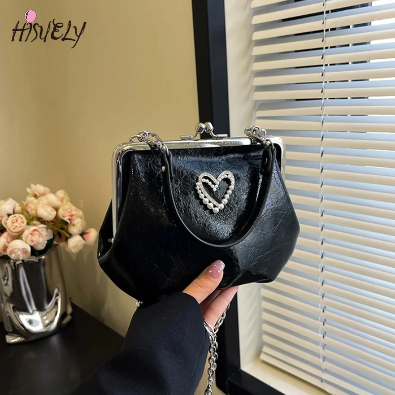 2025 Luxury Designer Mini Chain Shoulder Crossbody Bag For Women Fashion Colorful PU Leather Cloud Bag New Grace Female Handbag
2025 Luxury Designer Mini Chain Shoulder Crossbody Bag For Women Fashion Colorful PU Leather Cloud Bag New Grace Female Handbag