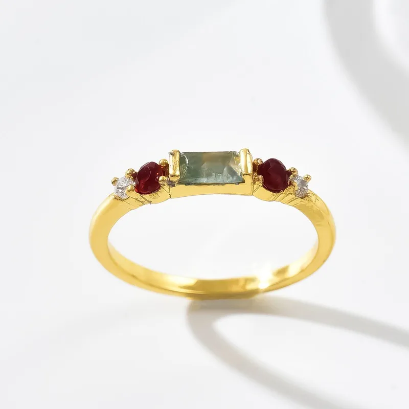 Fashion light luxury style retro copper natural stone inlaid with red diamonds women's simple geometric ring ring ring
Fashion light luxury style retro copper natural stone inlaid with red diamonds women's simple geometric ring ring ring