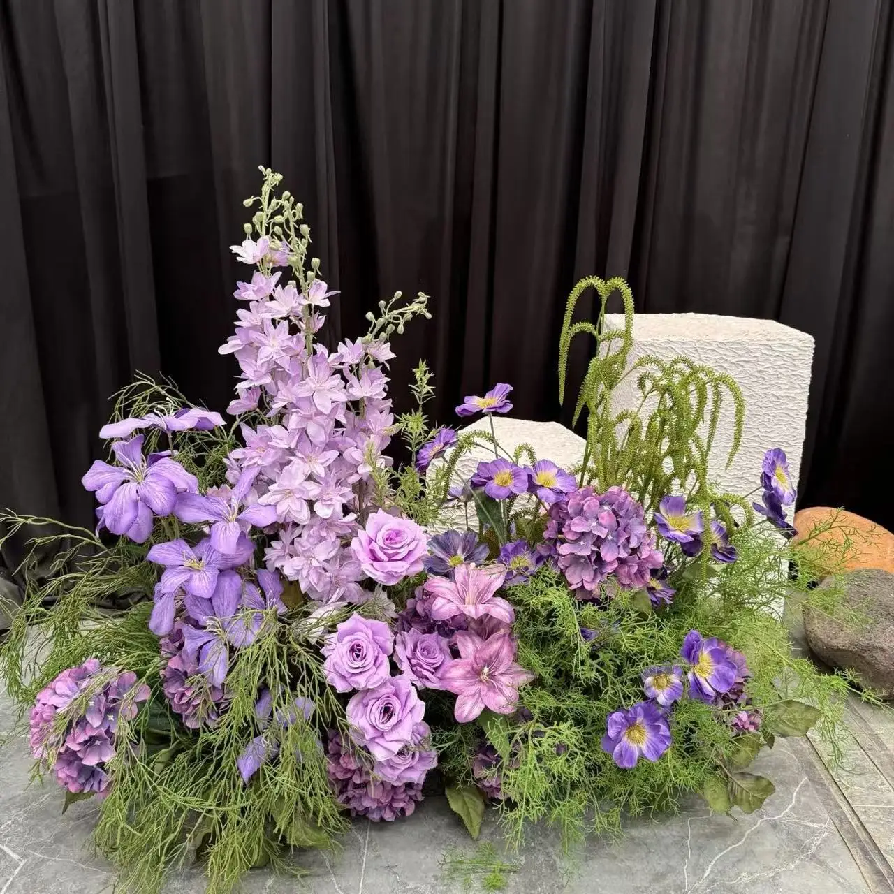 Wedding artificial flowers finished products fake flowers engagement scene layout road guide flowers landscaping decorative
Wedding artificial flowers finished products fake flowers engagement scene layout road guide flowers landscaping decorative