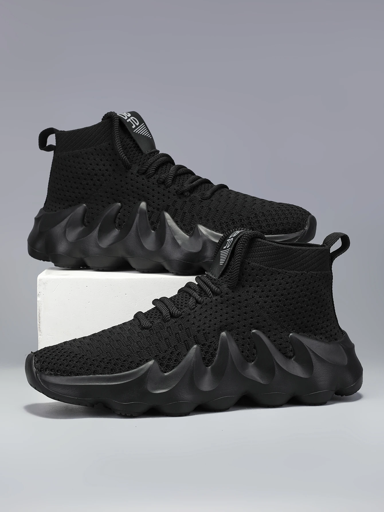Men's Large Size Sports Shoes Outdoor Hiking Running Comfortable Casual Versatile Fashionable Training Shoes for Couples
Men's Large Size Sports Shoes Outdoor Hiking Running Comfortable Casual Versatile Fashionable Training Shoes for Couples