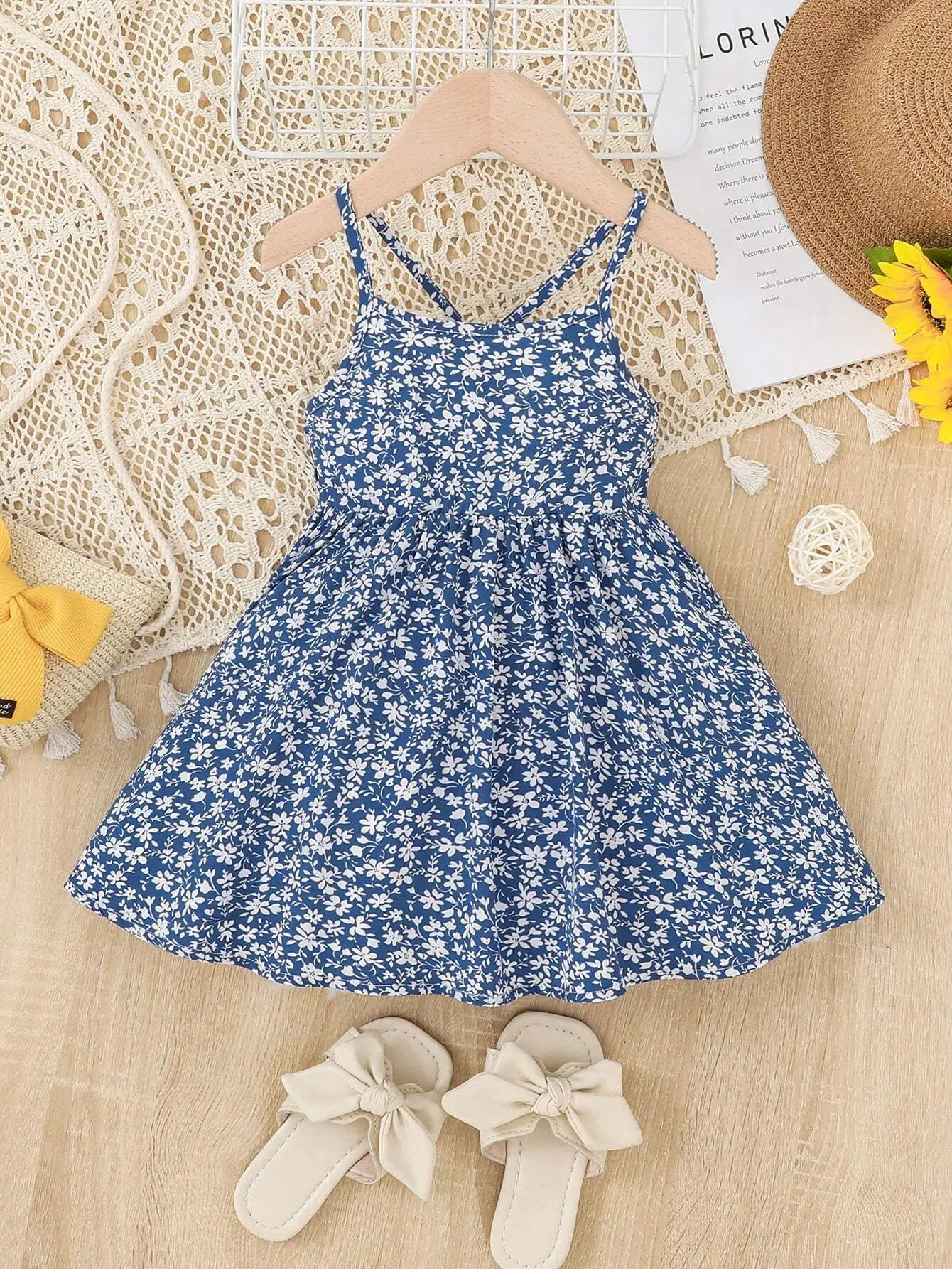 Cute Kids Baby Girl Ditsy Floral Print Cami Dress Summer Comfortable Casual Daily Wear Sleeveless Flowy Beach Party Sundress Children Clothing Outfit
Cute Kids Baby Girl Ditsy Floral Print Cami Dress Summer Comfortable Casual Daily Wear Sleeveless Flowy Beach Party Sundress Children Clothing Outfit