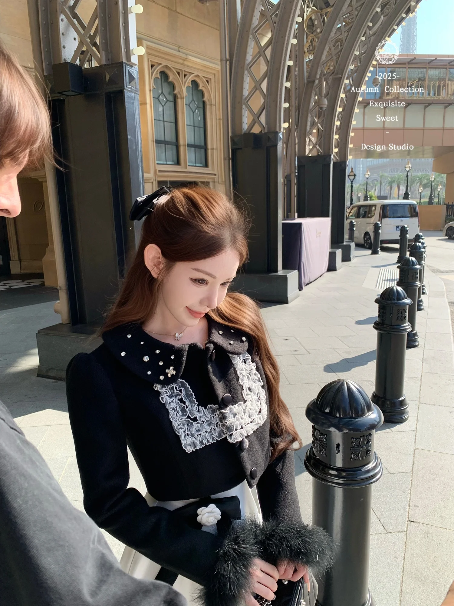 Французское винтажное романтическое пальто с кружевом и перьями страуса, длинная шерстяная юбка, женская модная верхняя одежда
Французское винтажное романтическое пальто с кружевом и перьями страуса, длинная шерстяная юбка, женская модная верхняя одежда