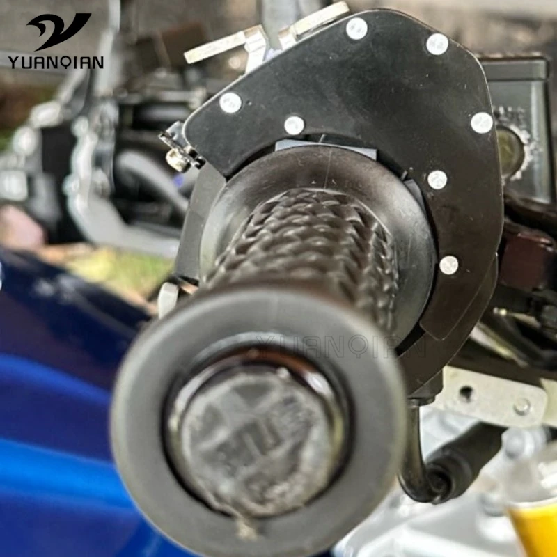 For Kawasaki Vulcan Mean Streak 1500 1600 ZRX1200R ZRX1100 Motorcycle Cruise Control Handlebar Throttle Lock Assist
For Kawasaki Vulcan Mean Streak 1500 1600 ZRX1200R ZRX1100 Motorcycle Cruise Control Handlebar Throttle Lock Assist