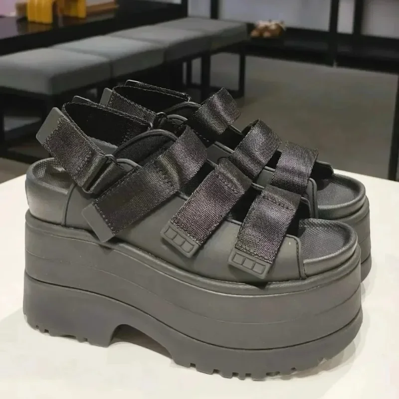 Повседневные сандалии с волшебной лентой на толстом каблуке, летние новые стильные универсальные женские туфли в римском стиле, удобные сандалии без шнуровки 
Повседневные сандалии с волшебной лентой на толстом каблуке, летние новые стильные универсальные женские туфли в римском стиле, удобные сандалии без шнуровки