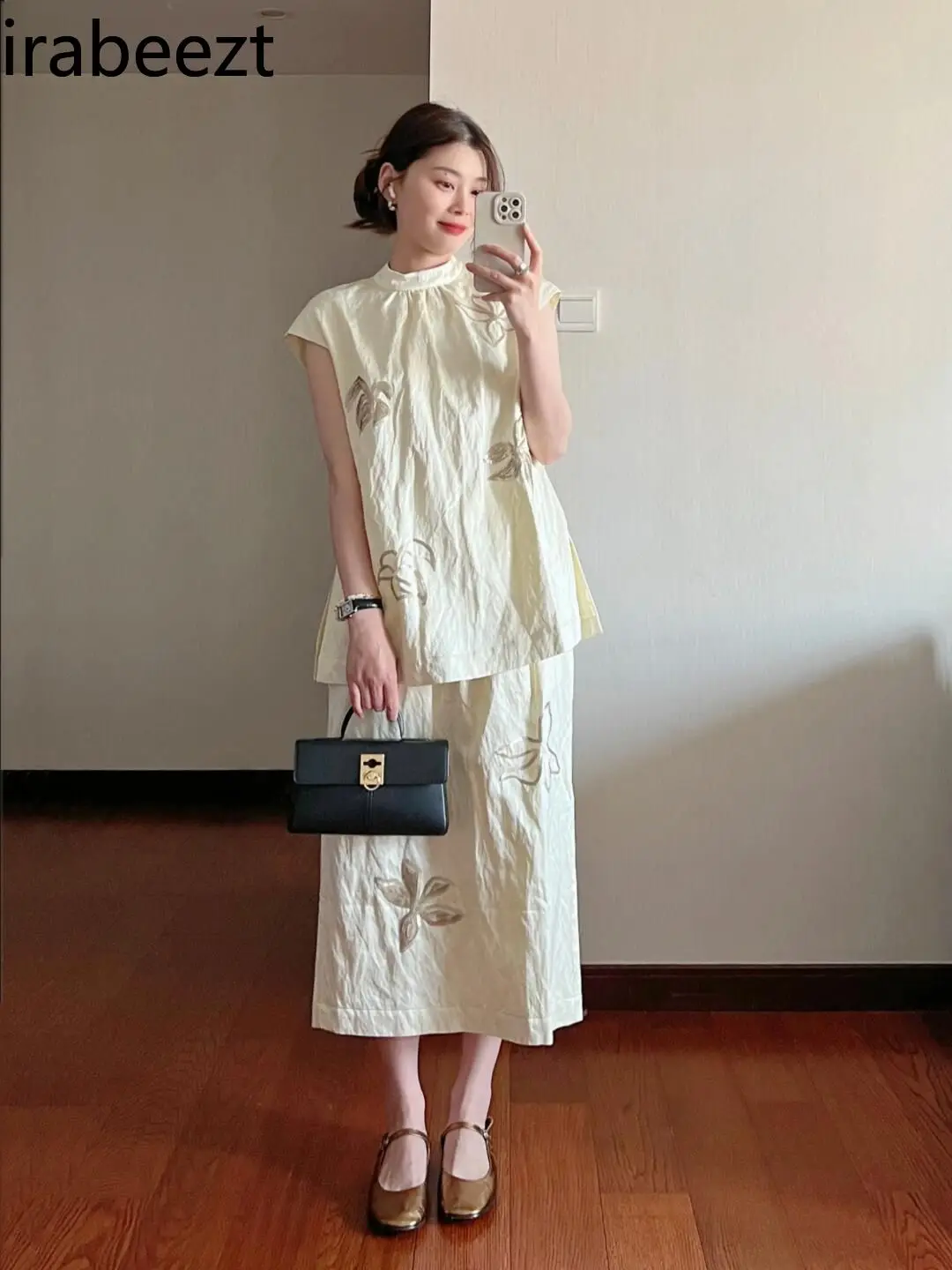 Improved Version of The Chinese Style Suit Design Vest Shirt Top High Waist Skirt Women 2024 Summer New Two-piece Set
Improved Version of The Chinese Style Suit Design Vest Shirt Top High Waist Skirt Women 2024 Summer New Two-piece Set