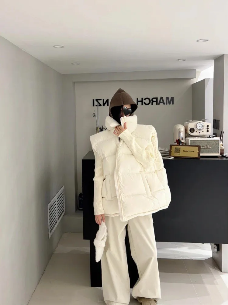 Модный женский пуховый жилет: теплый, стильный, европейский дизайн, высококачественный, утолщенный, с длинными рукавами, на молнии, цветной
Модный женский пуховый жилет: теплый, стильный, европейский дизайн, высококачественный, утолщенный, с длинными рукавами, на молнии, цветной