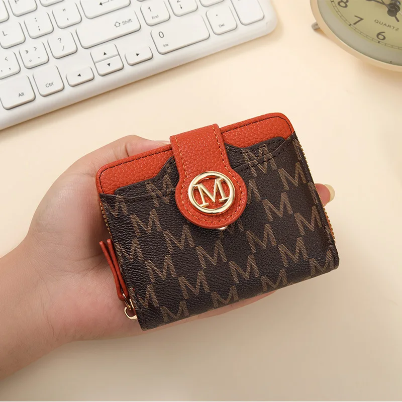 European and American Short Wallet Women New Short Model Printed with Letters PU Multi-card Position Wallet
European and American Short Wallet Women New Short Model Printed with Letters PU Multi-card Position Wallet